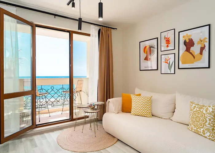 Апартаменти Irini- Sea View, Free Parking, Complex Carpe Diem *