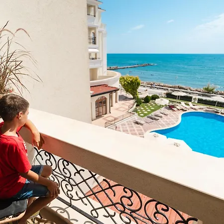Irini- Sea View, Free Parking, Complex Carpe Diem Apartment