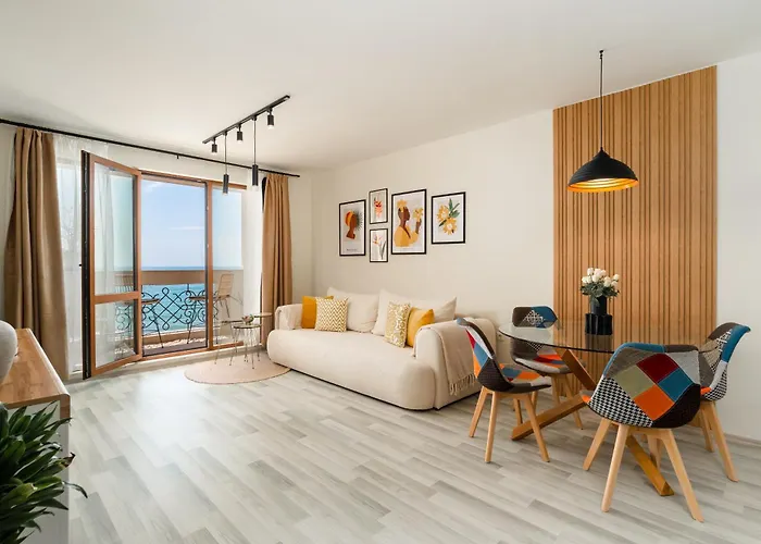 Апартаменты Irini- Sea View, Free Parking, Complex Carpe Diem *